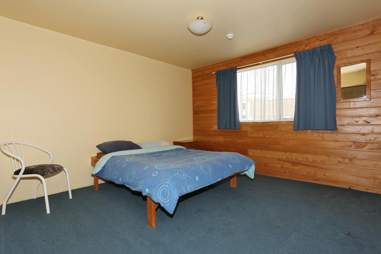 Tui Base Camp Hotel Tuatapere Luaran gambar